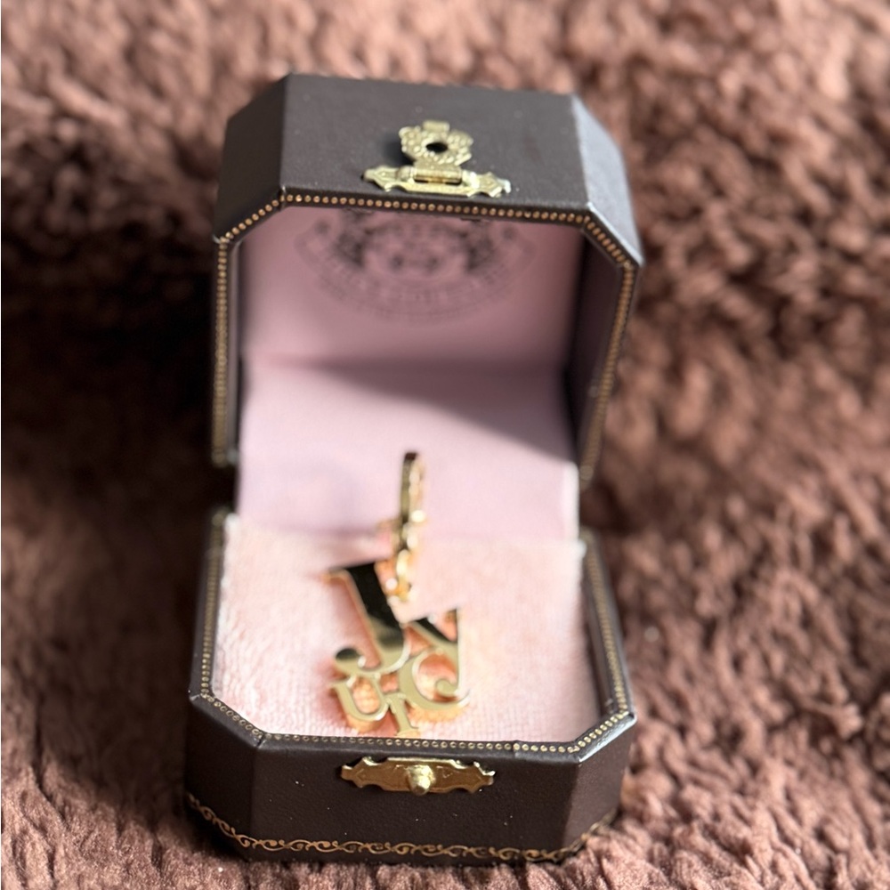 Gold charm - Picture 3 of 3